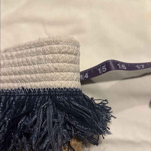 Elegant Cream and Blue Fringe Tote Bag - Picture 4 of 4